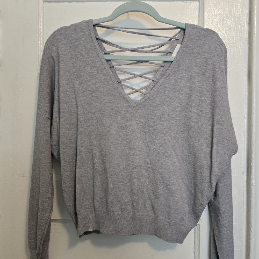 Luna Ivy Gray V-Neck Cropped Sweater with Lattice Back